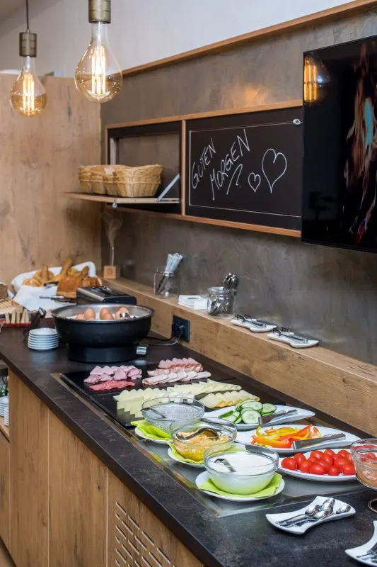 Fruhstucksbuffet_Weisses Rossl Wirtshaus  Hotel Muhldorf Wachau_005