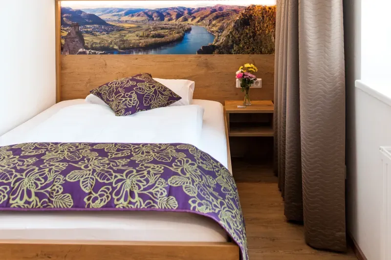 1 Suite Smaragd_2P Weisses Rossl Wirtshaus  Hotel Muhldorf Wachau_1.webp