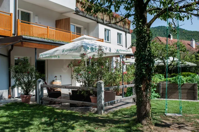 Garten Weisses Rossl Wirtshaus Hotel Muhldorf Wachau 097