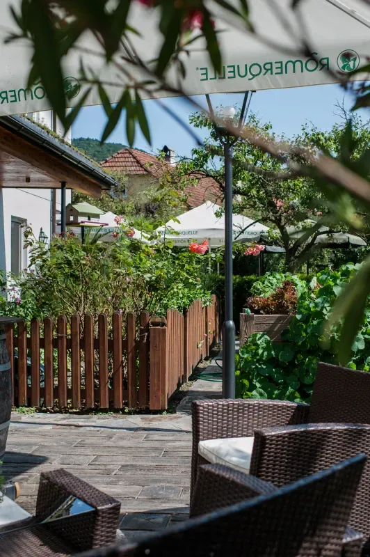 Garten Weisses Rossl Wirtshaus Hotel Muhldorf Wachau 098